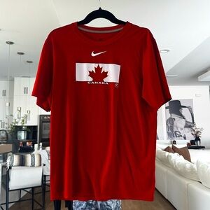Nike Canada Hockey Red Maple Leaf Logo Dri-Fit Tee Medium